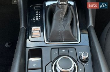 Седан Mazda 3 2017 в Ивано-Франковске