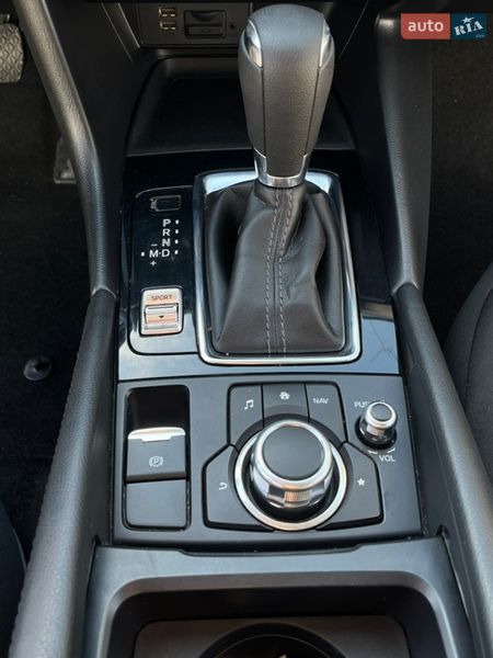 Седан Mazda 3 2017 в Ивано-Франковске