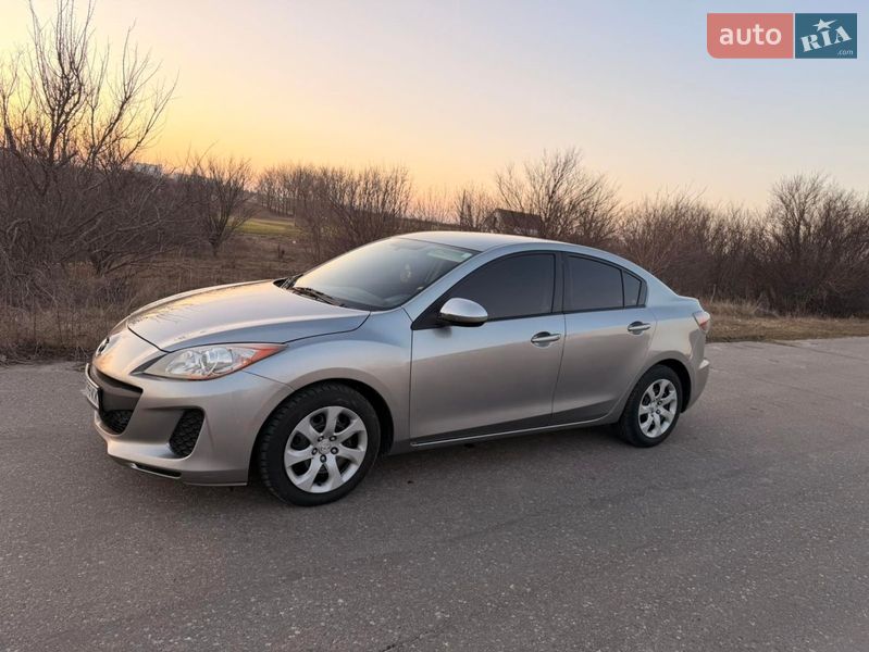 Седан Mazda 3 2012 в Любашевке