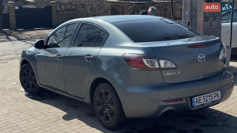 Седан Mazda 3 2011 в Новомосковске