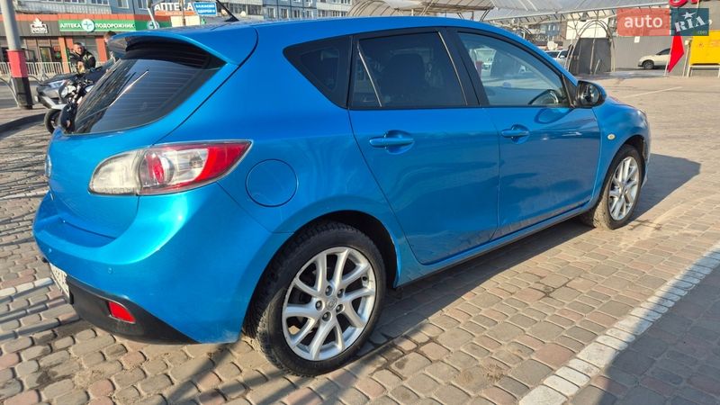 Хэтчбек Mazda 3 2011 в Днепре