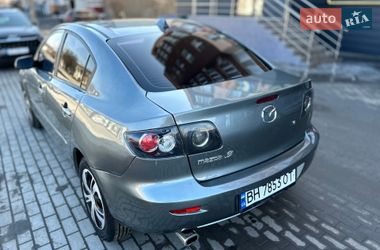 Седан Mazda 3 2004 в Полонном