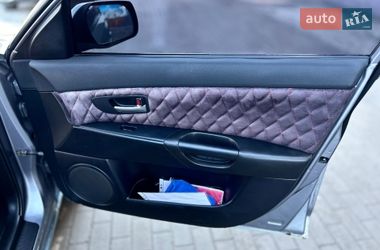 Седан Mazda 3 2004 в Полонном