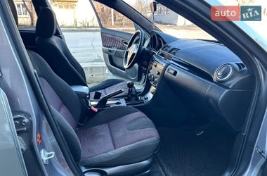 Седан Mazda 3 2004 в Полонном