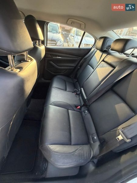 Седан Mazda 3 2021 в Ивано-Франковске