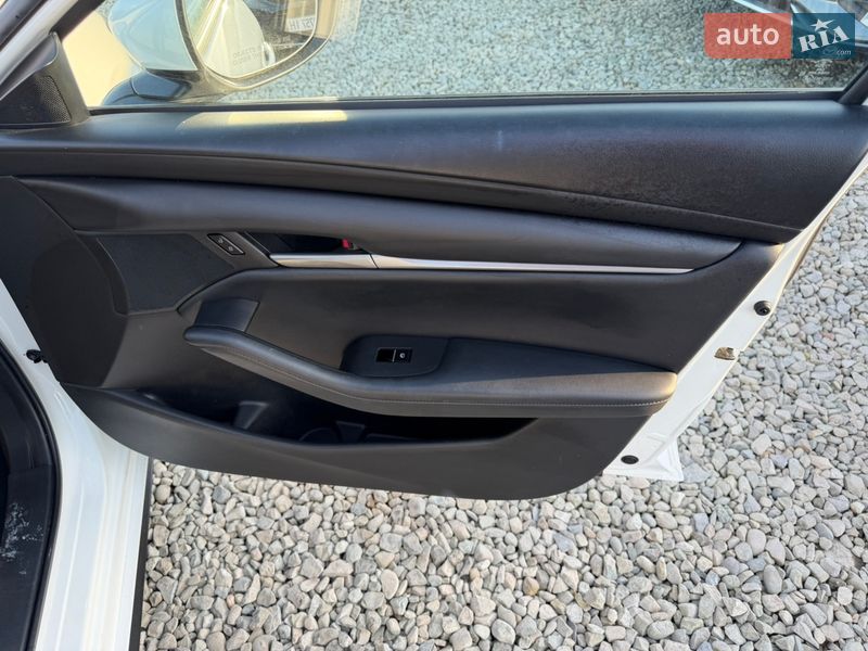 Седан Mazda 3 2021 в Ивано-Франковске