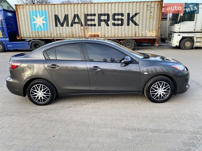 Седан Mazda 3 2011 в Киеве