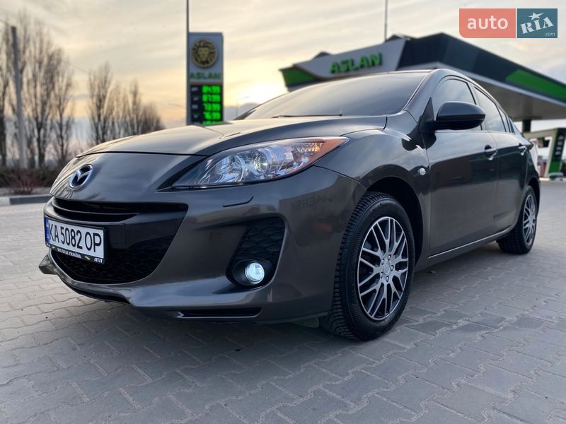 Седан Mazda 3 2011 в Киеве