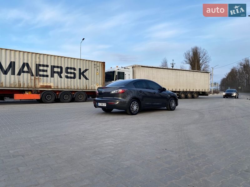 Седан Mazda 3 2011 в Киеве