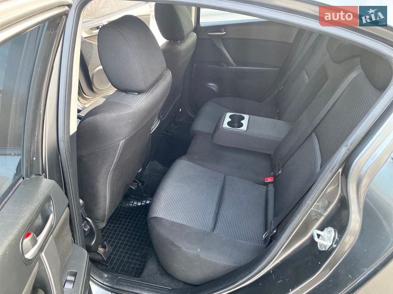 Седан Mazda 3 2011 в Киеве