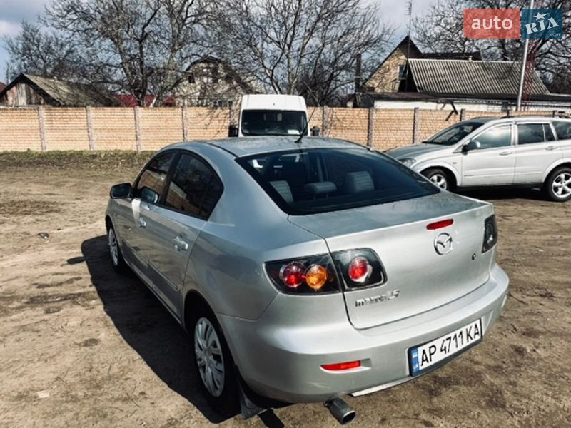Седан Mazda 3 2006 в Смеле