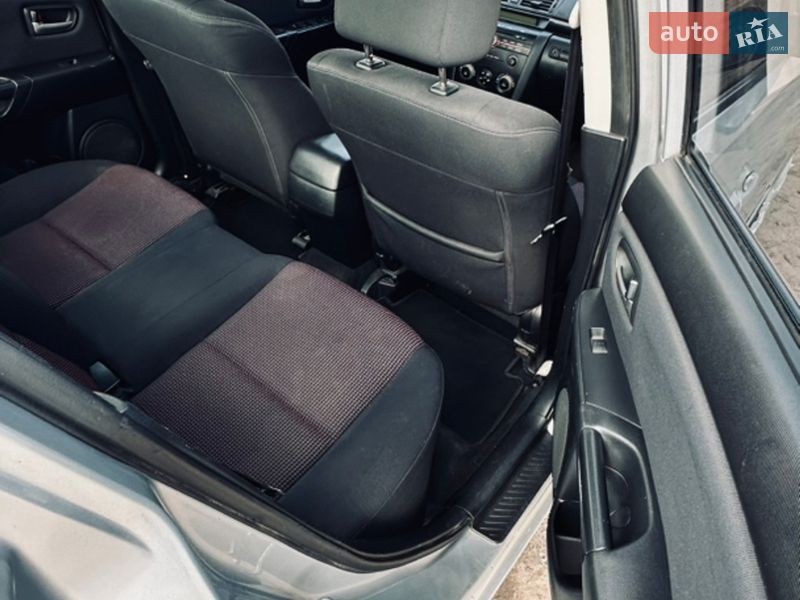 Седан Mazda 3 2006 в Смеле