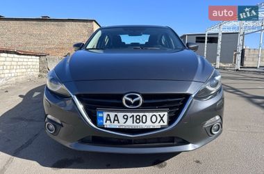 Седан Mazda 3 2015 в Киеве