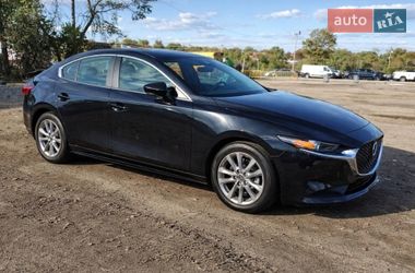 Седан Mazda 3 2022 в Чернівцях