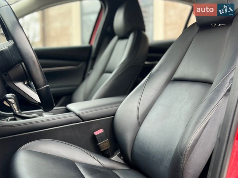 Седан Mazda 3 2018 в Николаеве