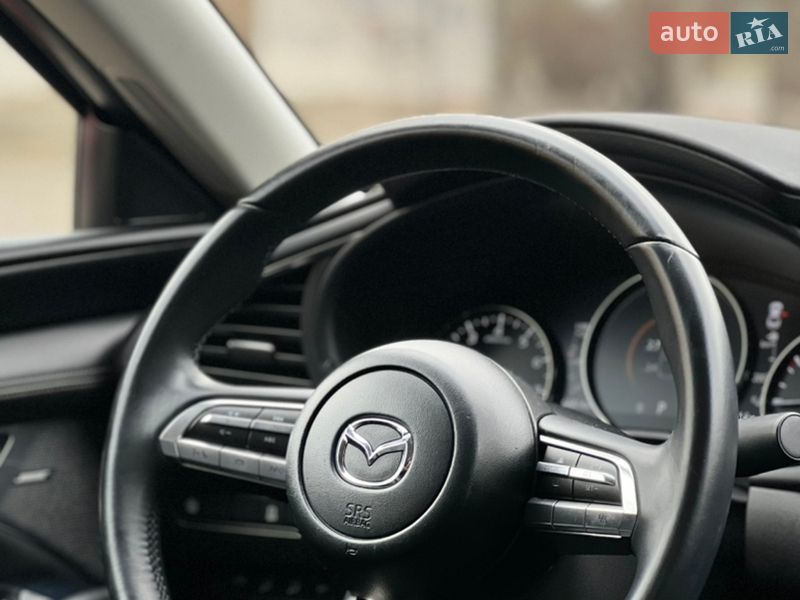 Седан Mazda 3 2018 в Николаеве