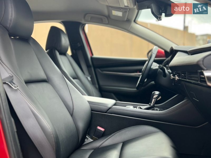 Седан Mazda 3 2018 в Николаеве
