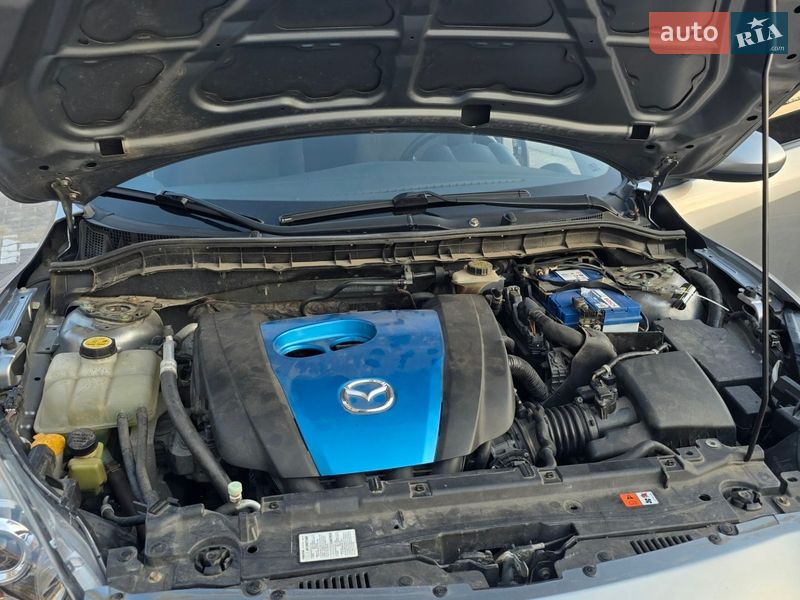 Седан Mazda 3 2012 в Киеве