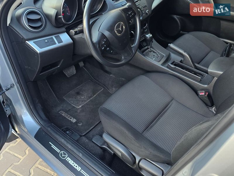 Седан Mazda 3 2012 в Киеве