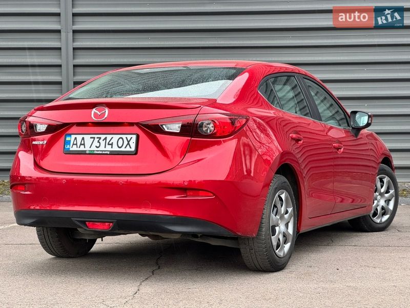 Седан Mazda 3 2015 в Сумах
