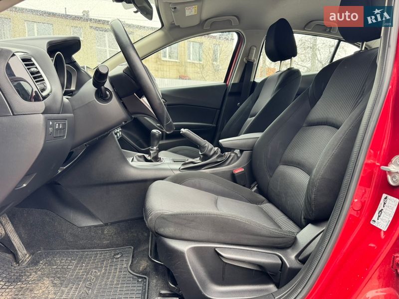 Седан Mazda 3 2015 в Сумах