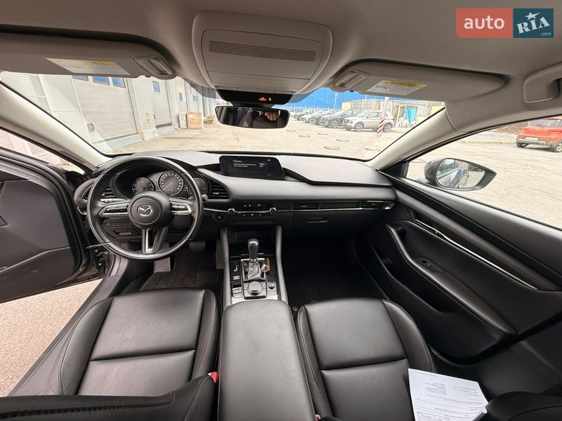 Седан Mazda 3 2018 в Днепре