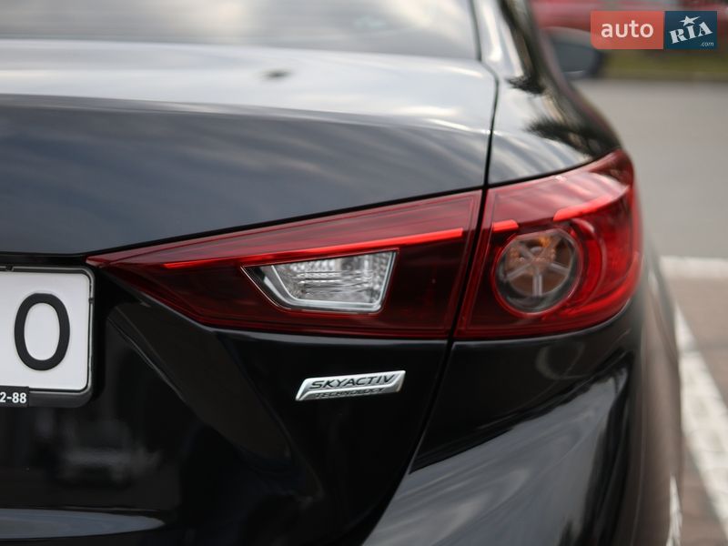 Седан Mazda 3 2017 в Львові