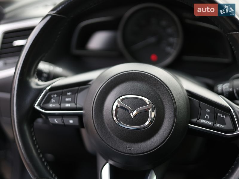 Седан Mazda 3 2017 в Львові