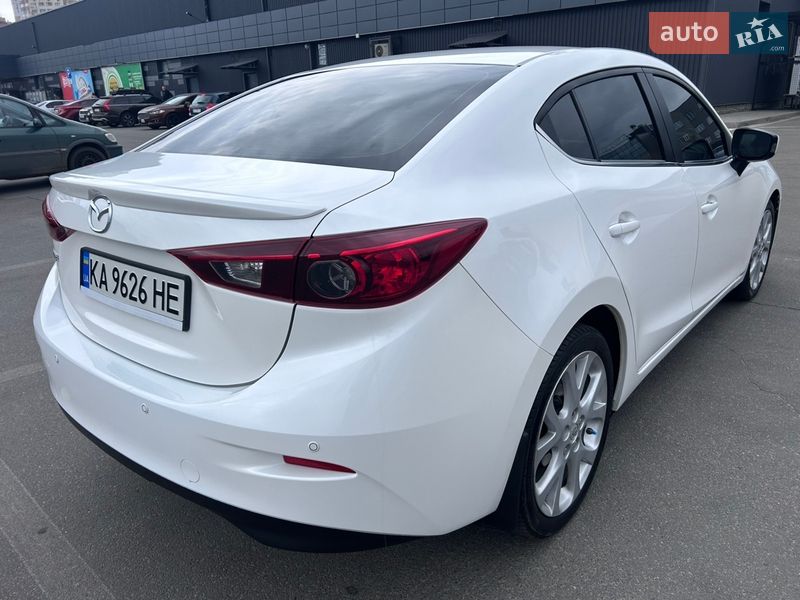 Седан Mazda 3 2015 в Киеве