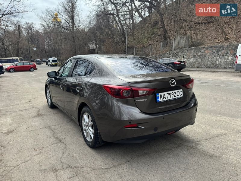 Седан Mazda 3 2014 в Киеве