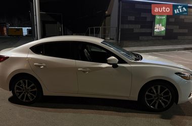 Седан Mazda 3 2018 в Дніпрі