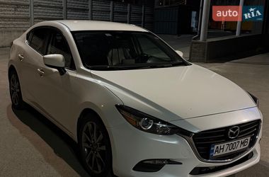 Седан Mazda 3 2018 в Дніпрі