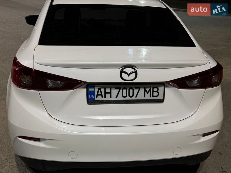 Седан Mazda 3 2018 в Дніпрі