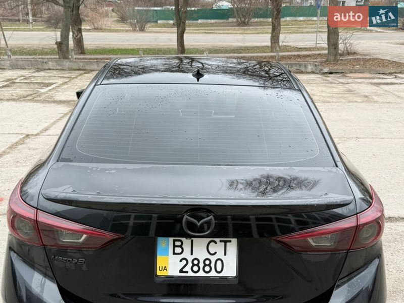 Седан Mazda 3 2015 в Миргороде