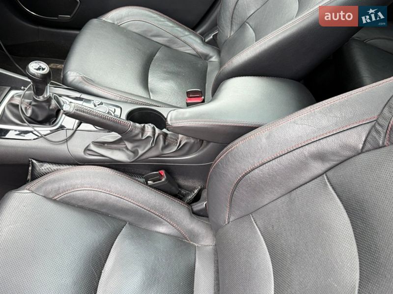Седан Mazda 3 2015 в Миргороде