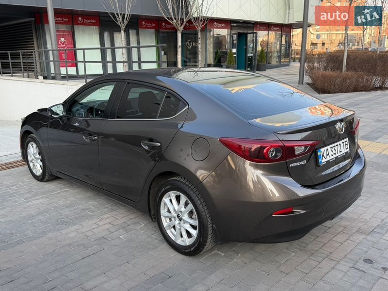 Седан Mazda 3 2014 в Киеве