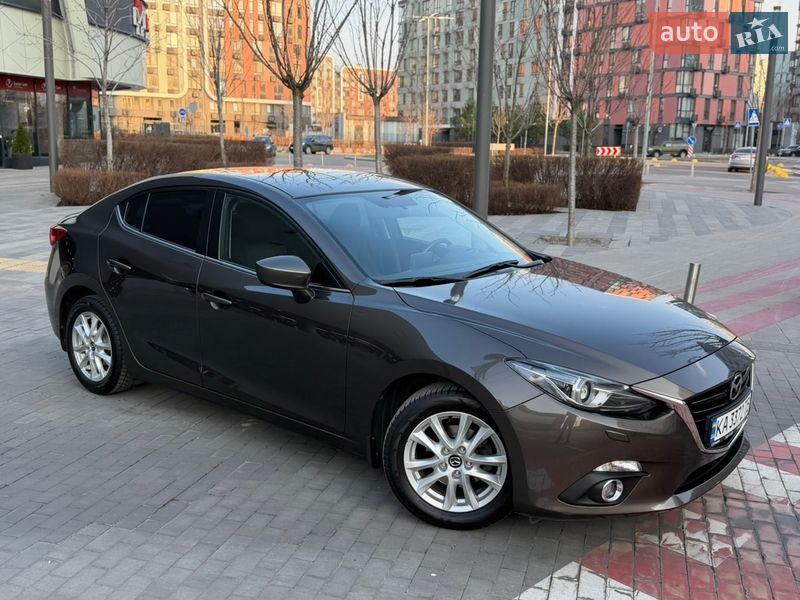 Седан Mazda 3 2014 в Киеве
