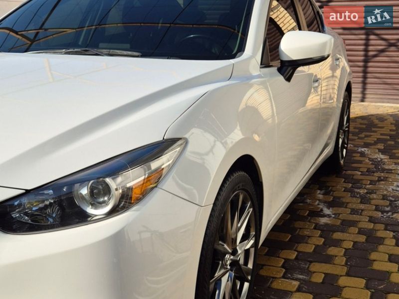Седан Mazda 3 2018 в Запоріжжі