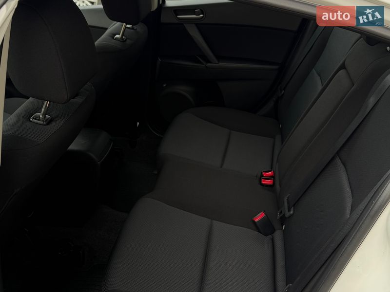 Седан Mazda 3 2011 в Киеве фото 32 Седан Mazda 3 2011 в Киеве