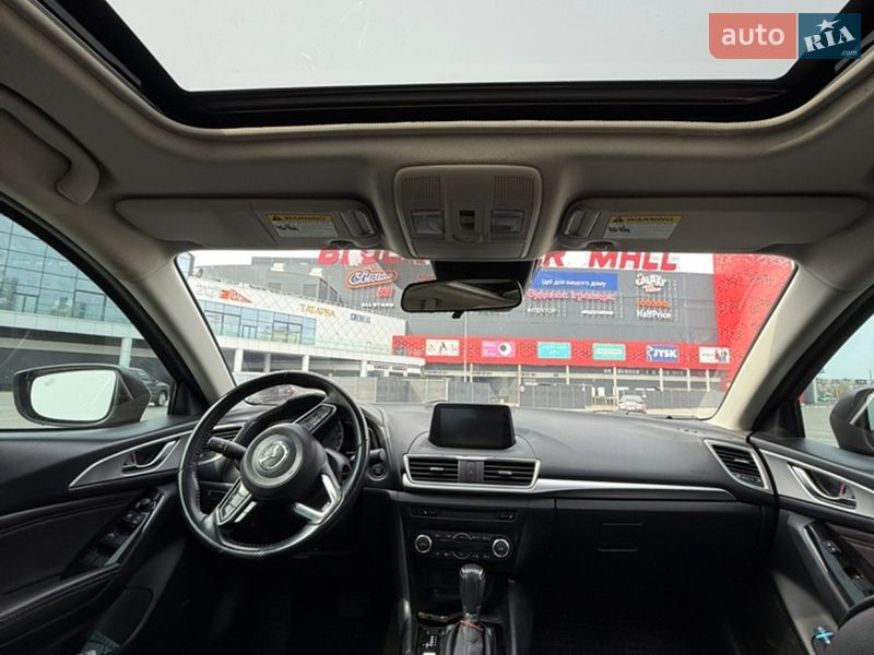 Седан Mazda 3 2017 в Киеве