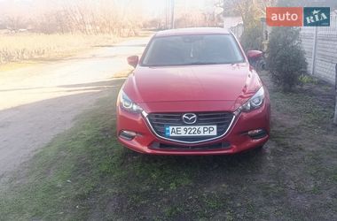 Седан Mazda 3 2018 в Валках