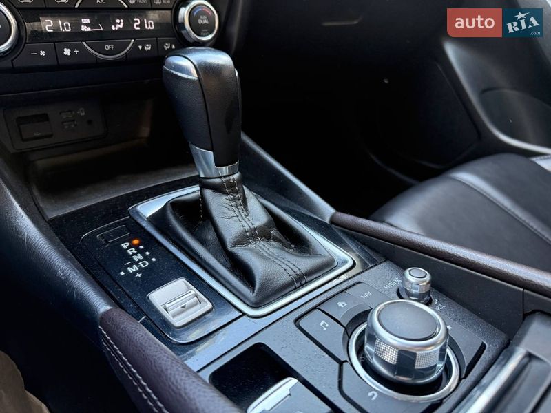 Седан Mazda 3 2018 в Днепре