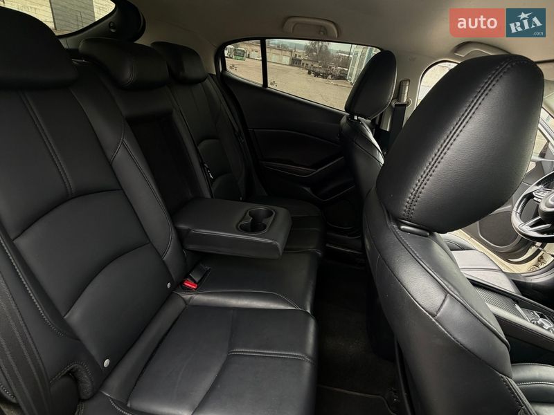 Хэтчбек Mazda 3 2018 в Новой Одессе фото 17 Хэтчбек Mazda 3 2018 в Новой Одессе