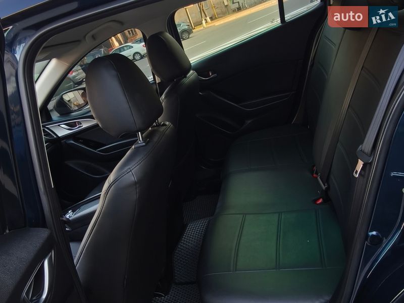 Седан Mazda 3 2017 в Харькове
