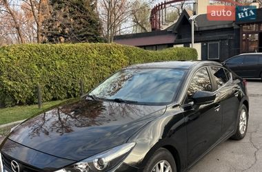 Седан Mazda 3 2016 в Днепре