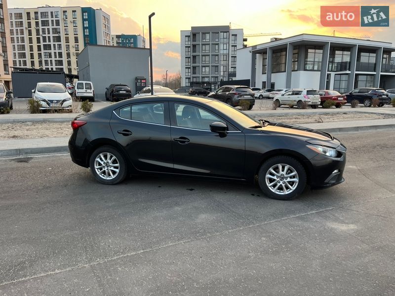 Седан Mazda 3 2015 в Черкассах
