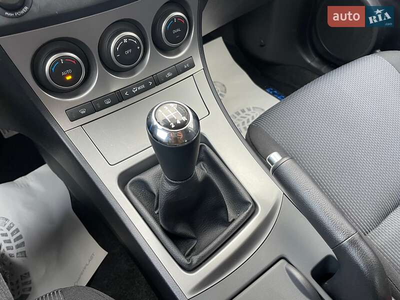 Хэтчбек Mazda 3 2009 в Киеве