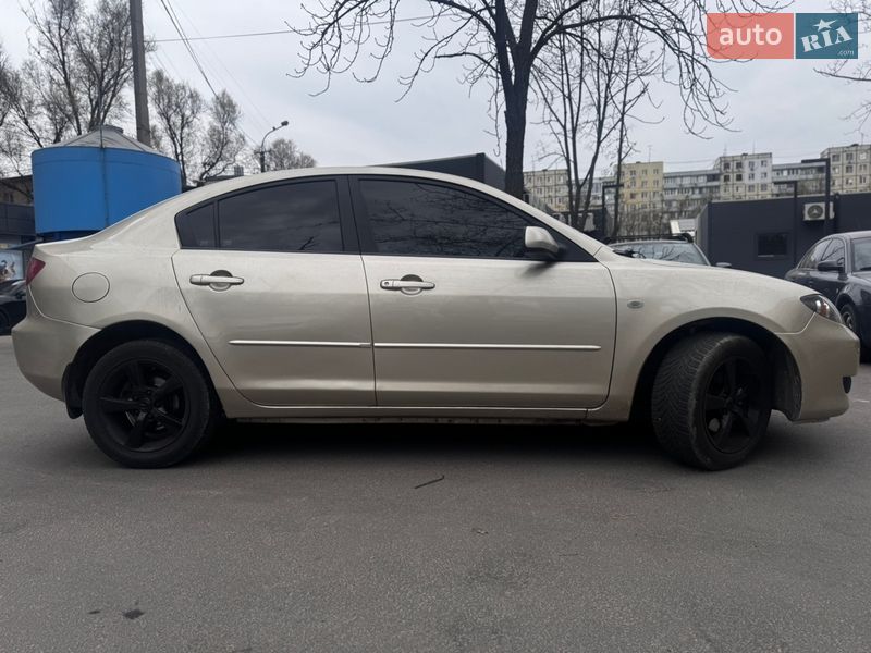 Седан Mazda 3 2005 в Дніпрі