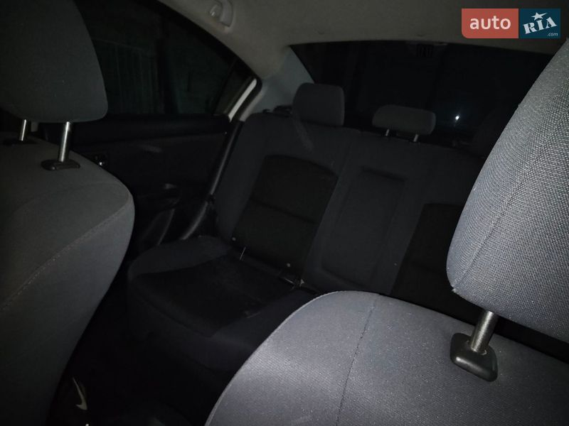Седан Mazda 3 2009 в Днепре