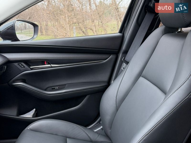 Седан Mazda 3 2024 в Днепре